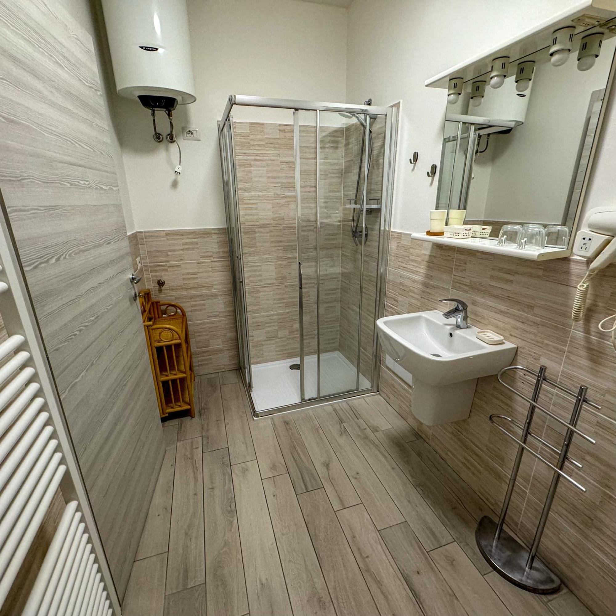 Sg Rooms - Casa Laura Peschiera del Garda Exteriér fotografie