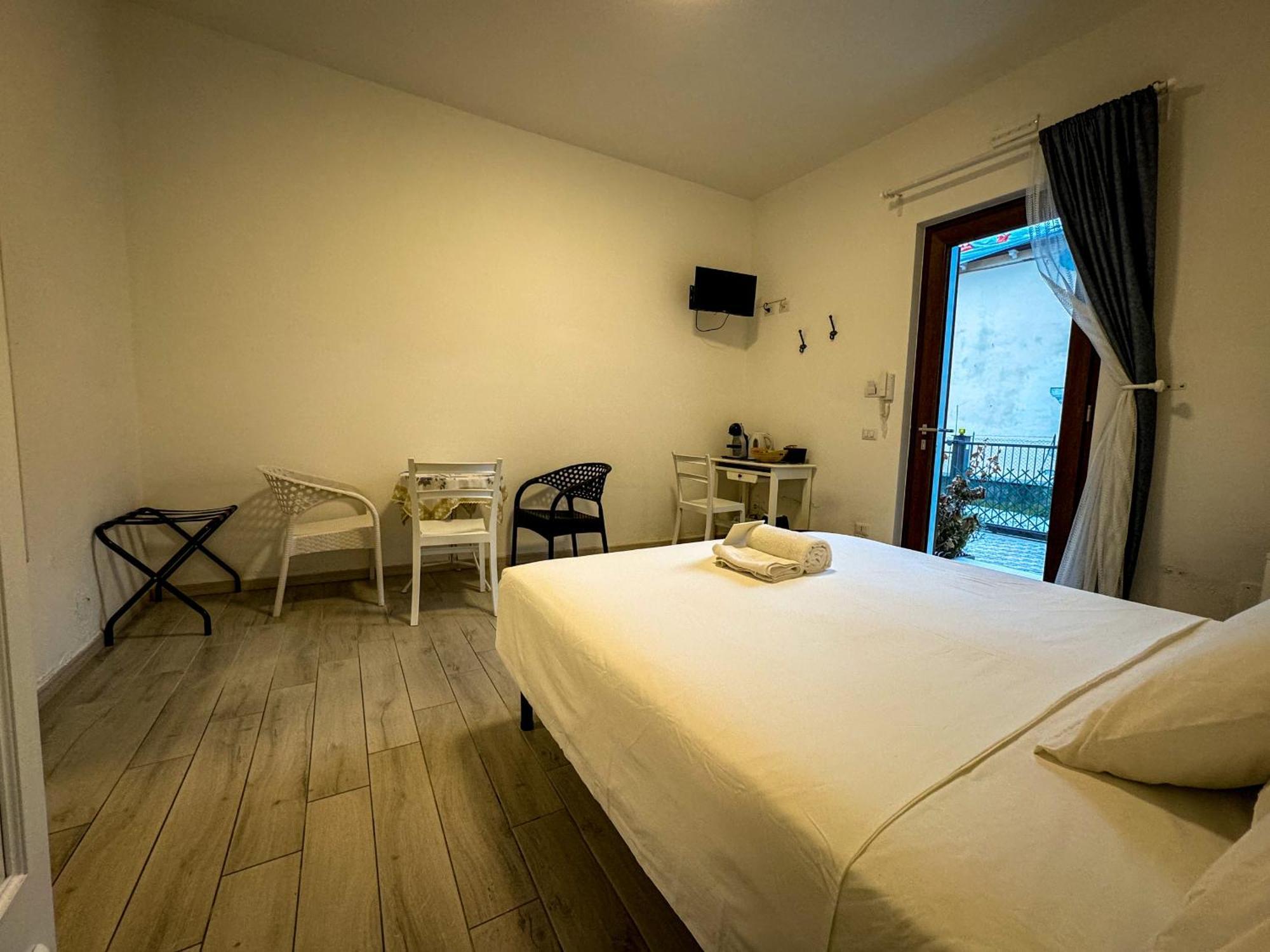 Sg Rooms - Casa Laura Peschiera del Garda Exteriér fotografie